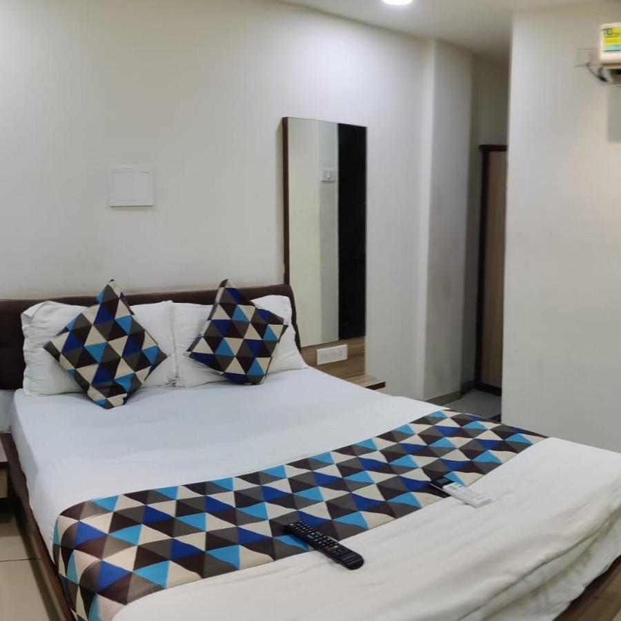 Hotel Mansarovar,Vadodara Exterior photo